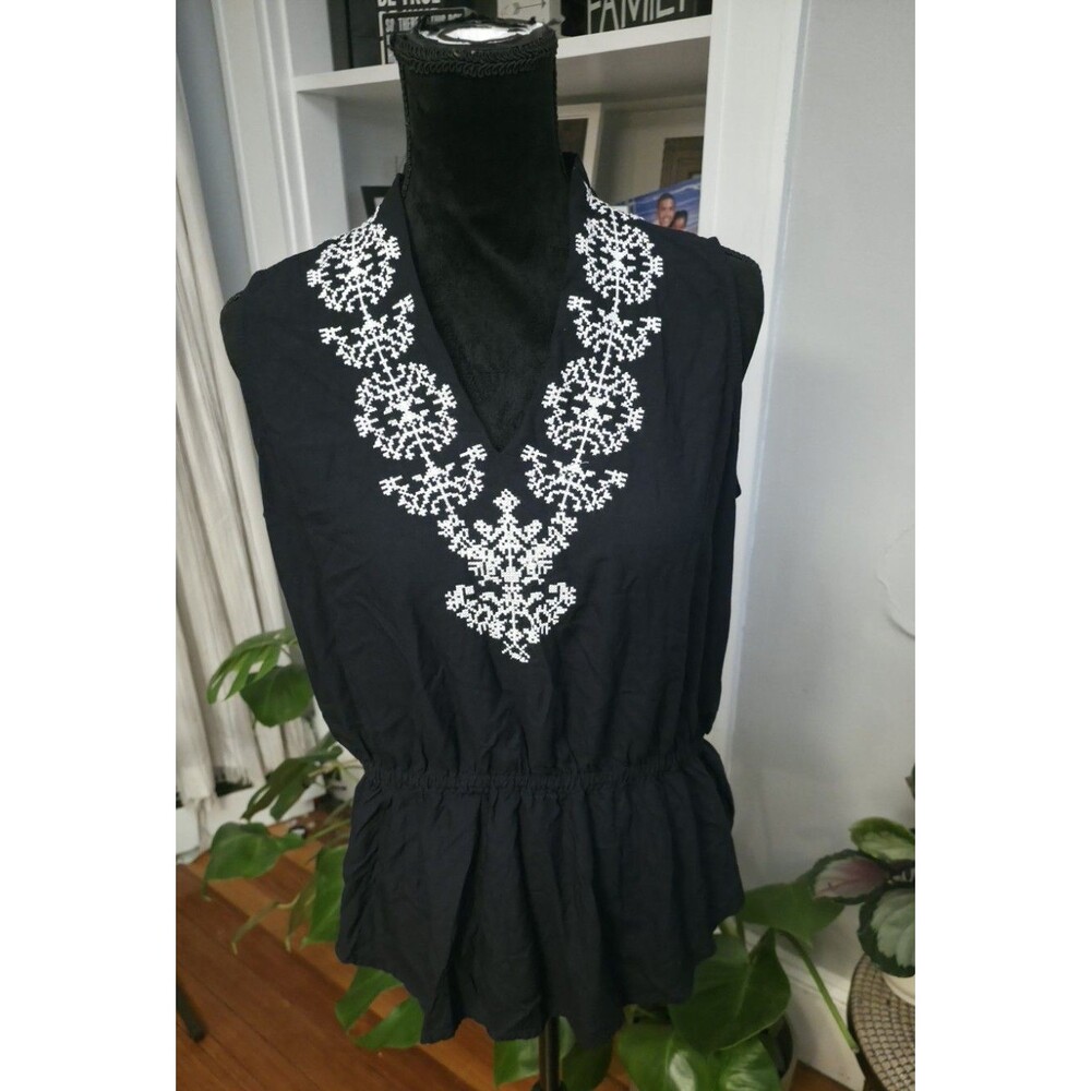 Liz Claiborne Women’s Black White Embroidered V-Neck Sleeveless Blouse M